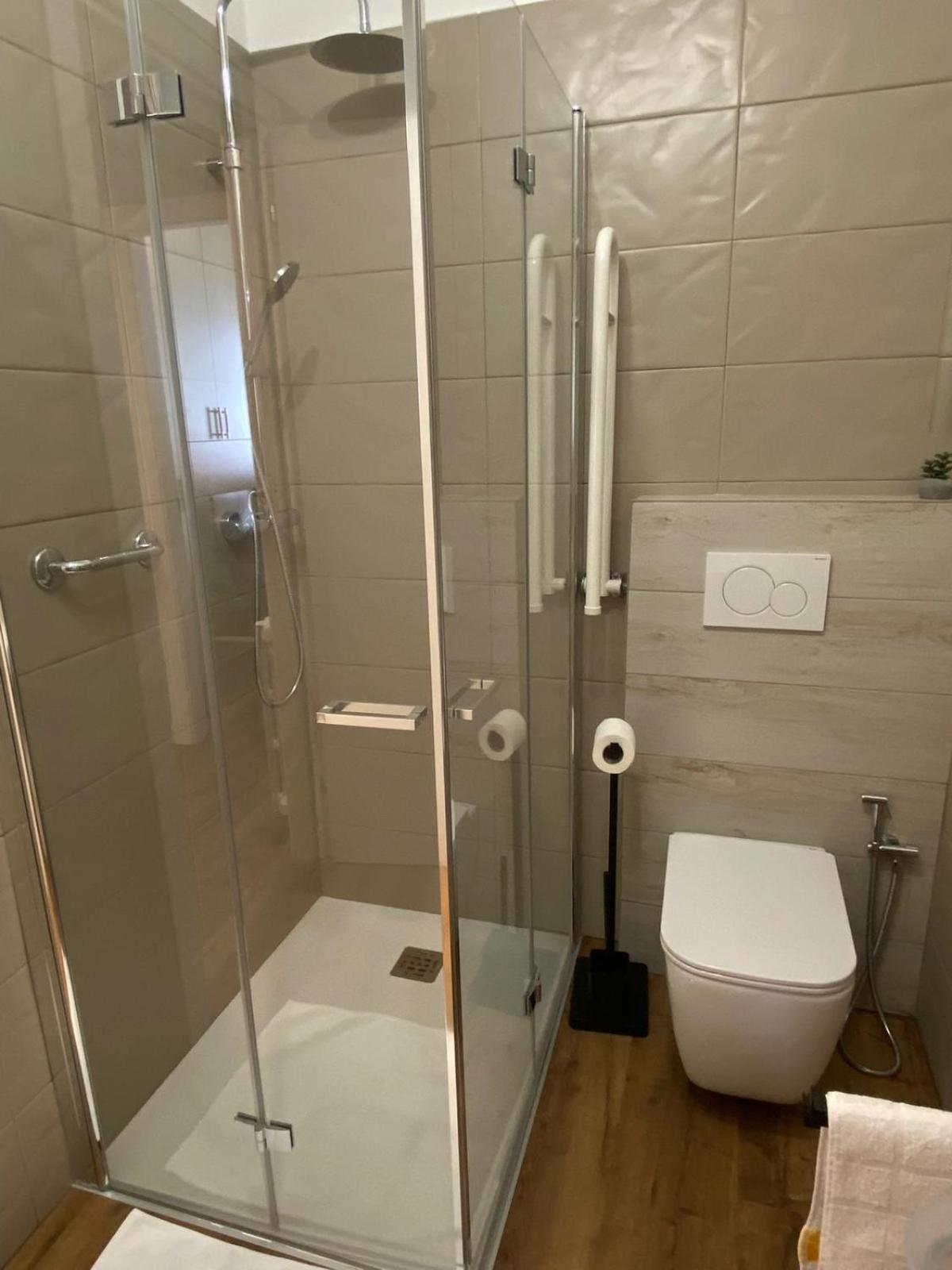 Lakeside Apartment غْرافيدونا المظهر الخارجي الصورة